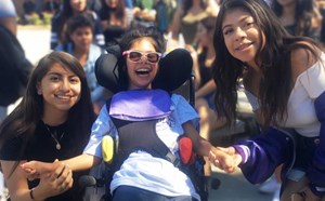 Mark Twain Scholars Share a Special Connection with Santiago Friends - article thumnail image